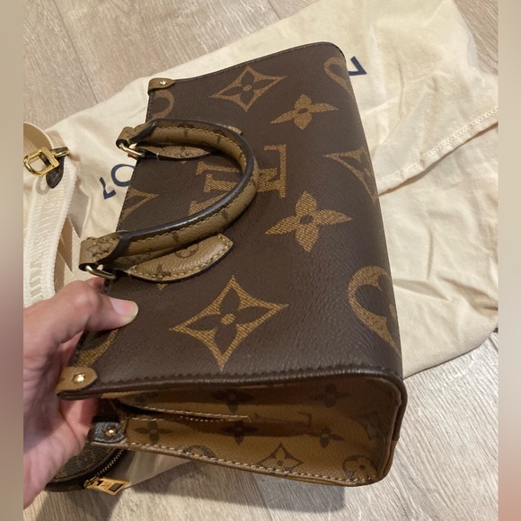 💯% Authentic Louis Vuitton Eastwest crossbody - Picture 5 of 13